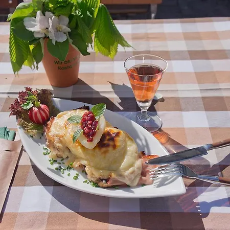 - Restaurant Kastanienhof Hotel