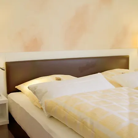 - Restaurant Kastanienhof Hotell