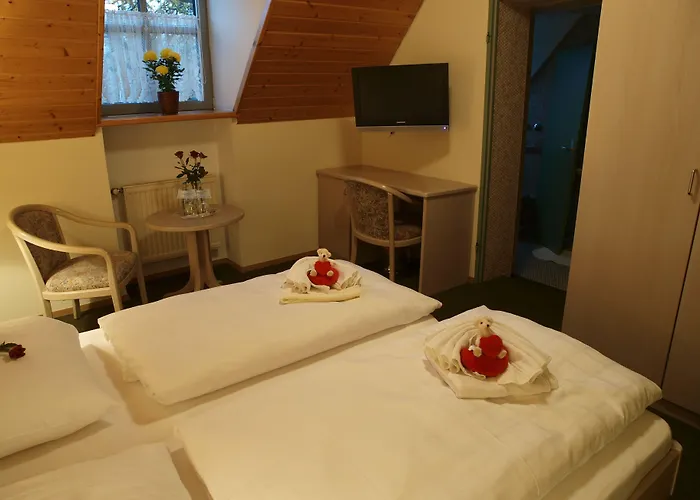 - Restaurant Kastanienhof 3* Lauingen