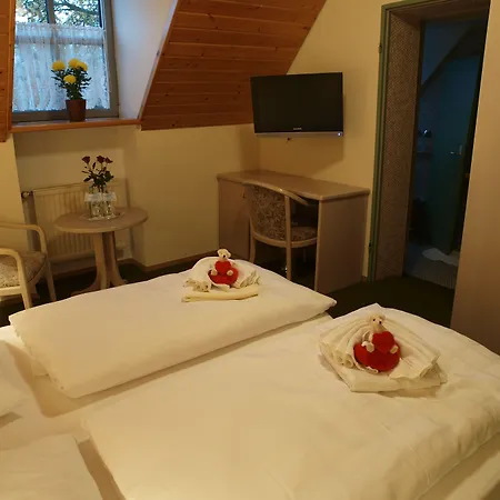 - Restaurant Kastanienhof 3* Lauingen