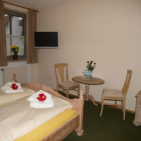 Hotel - Restaurant Kastanienhof 3*