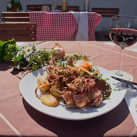 - Restaurant Kastanienhof 호텔 3*